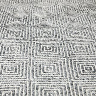 Bovi 8 x 10 Rug - Silver Gray